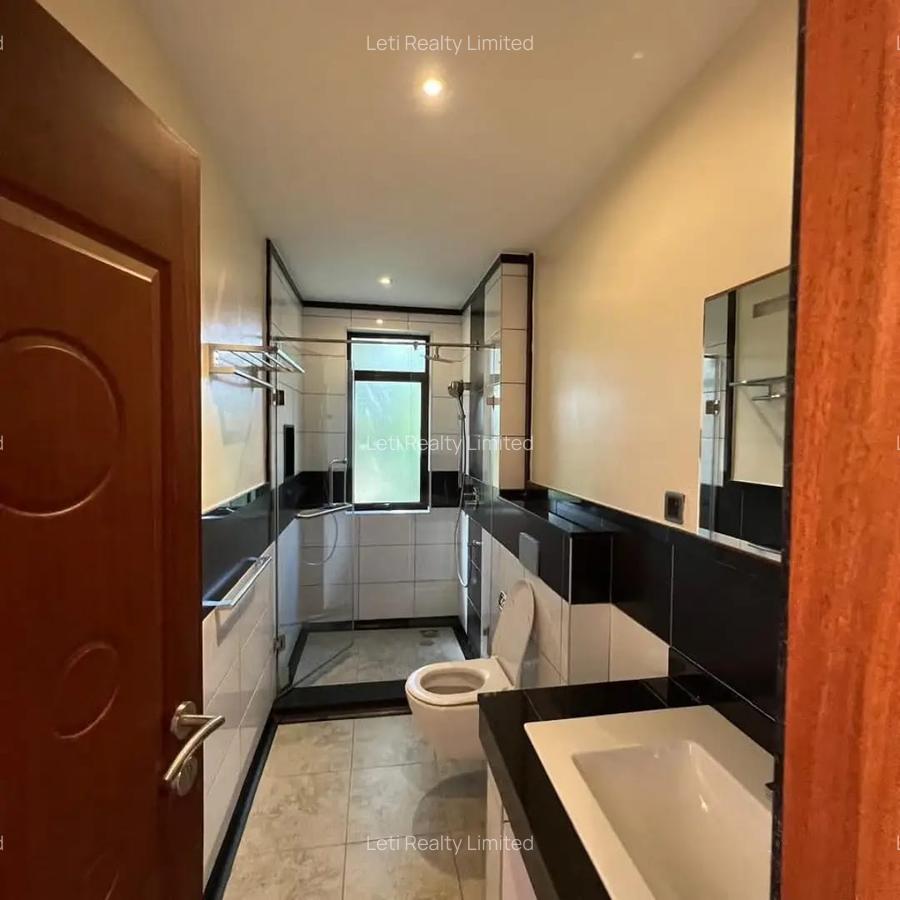 5 Bed Townhouse with En Suite in Lavington - 9