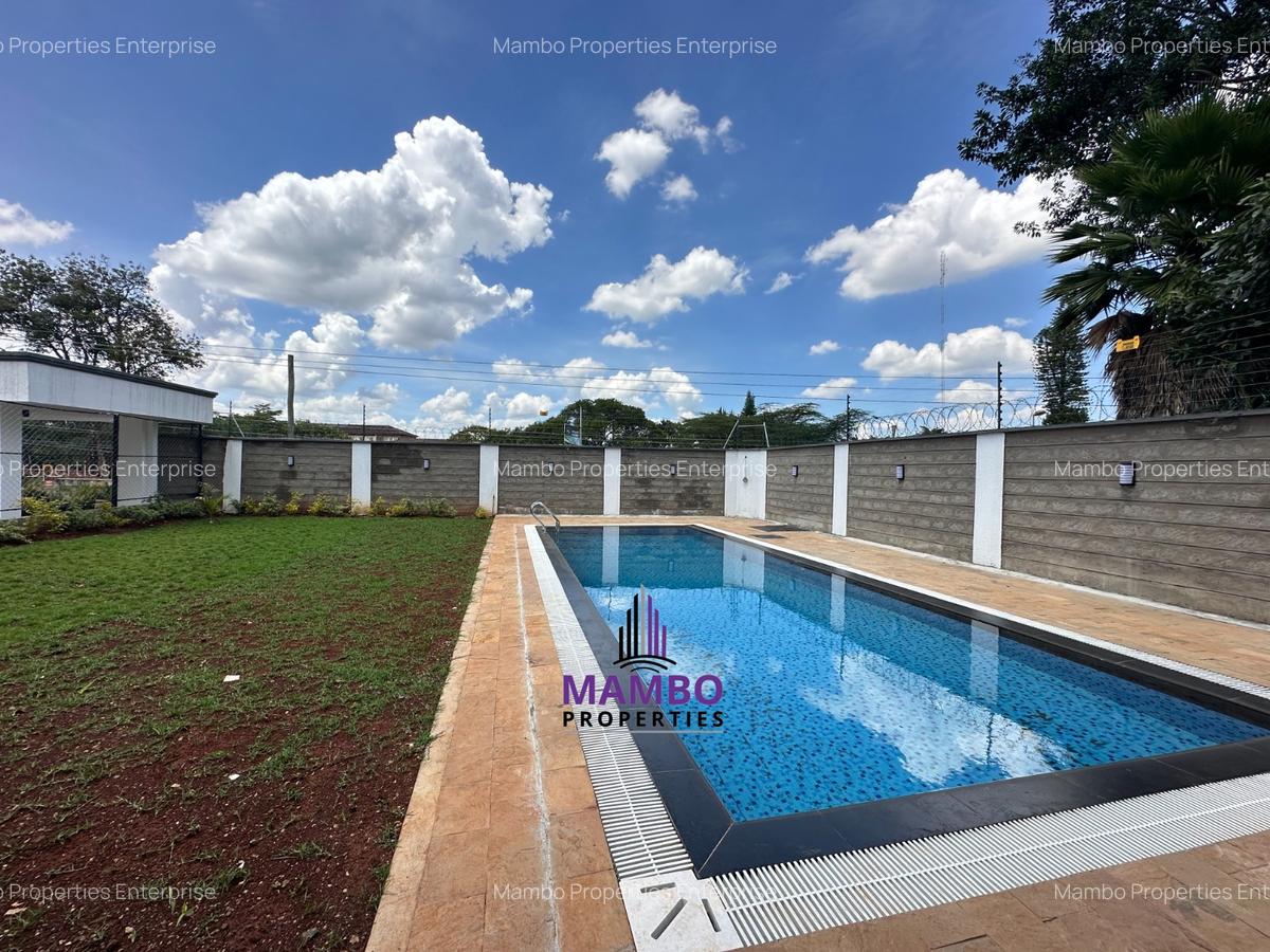 5 Bed Townhouse with En Suite at Lavington - 12