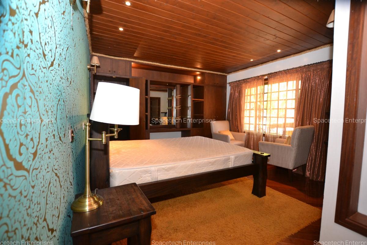 5 Bed House with En Suite in Runda - 19