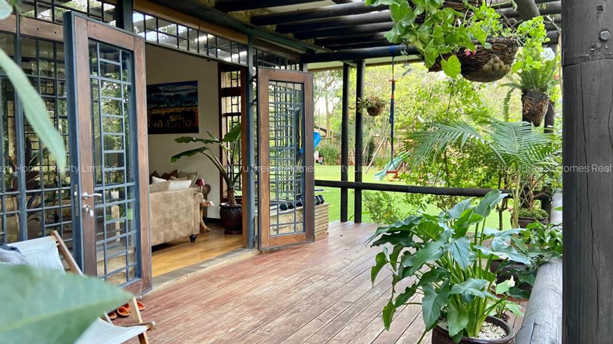 5 Bed Townhouse with En Suite in Lake View - 12