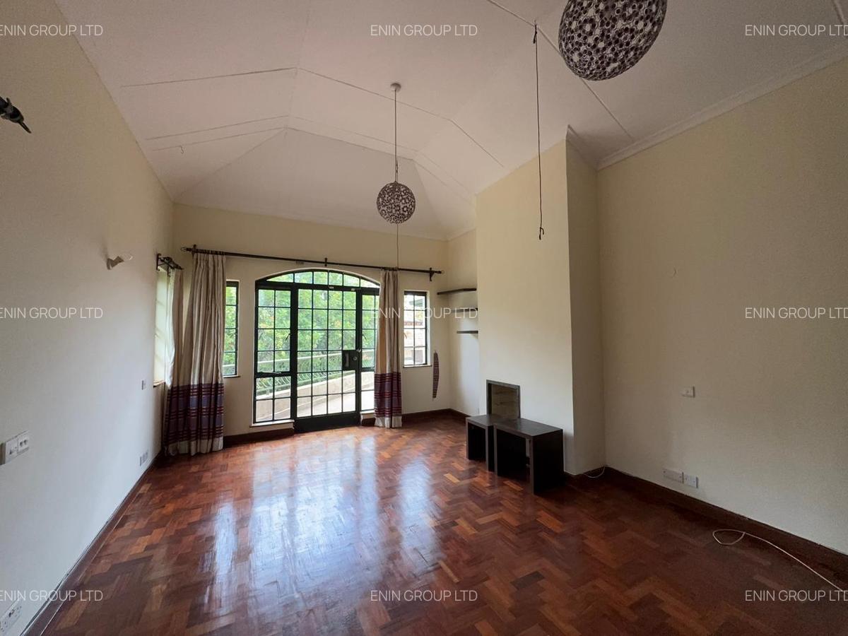 5 Bed House with En Suite in Runda - 8