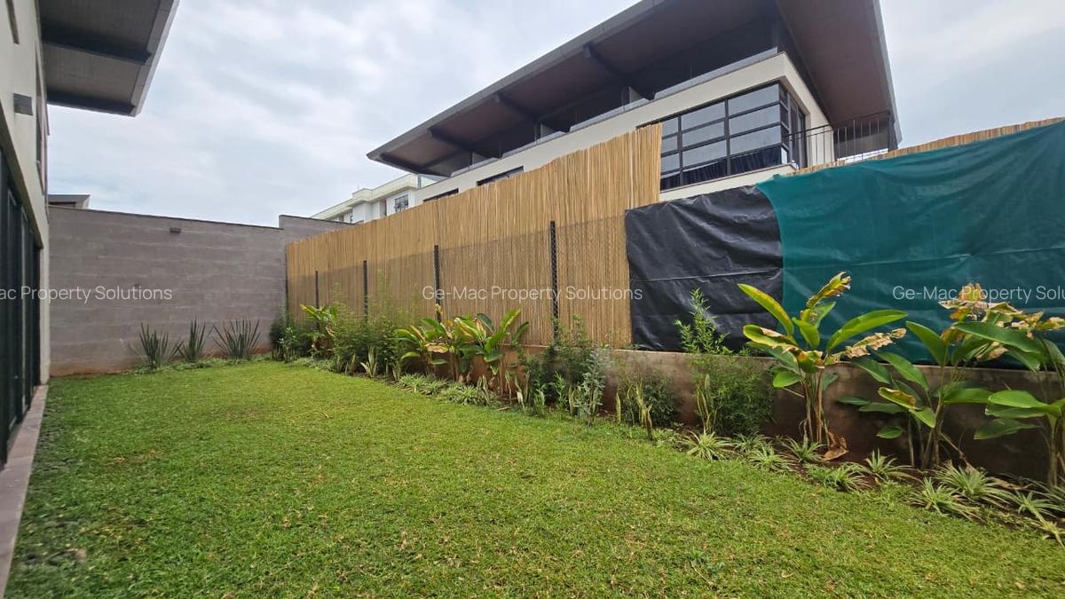 4 Bed House with En Suite in Runda - 19