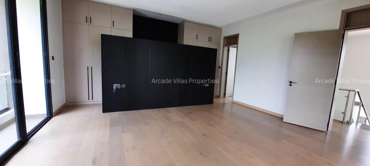 4 Bed Townhouse with En Suite in Lavington - 9