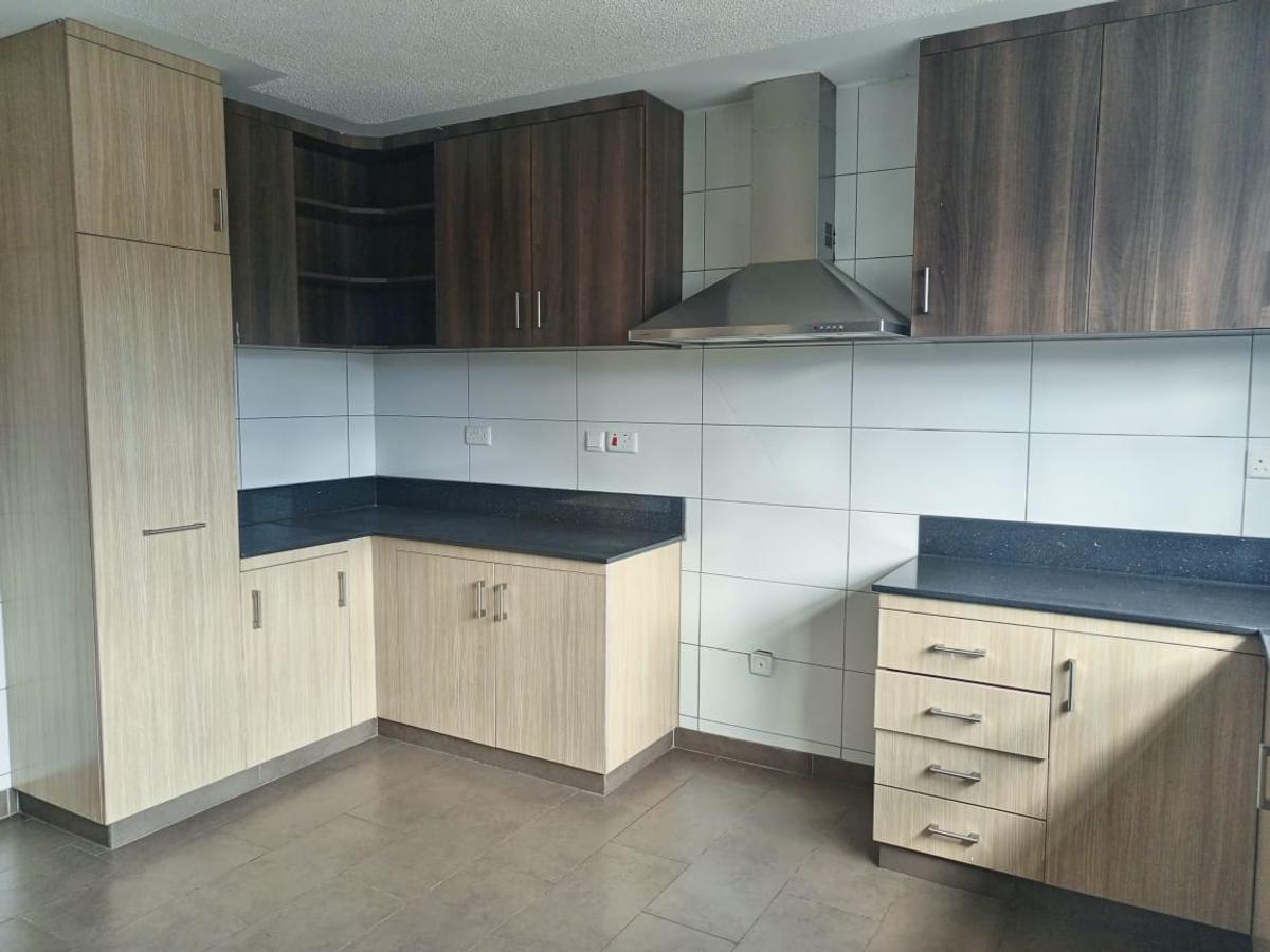 4 Bed Apartment with En Suite in General Mathenge - 6