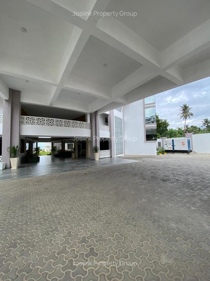 2 Bed Apartment with En Suite in Nyali Area - 19