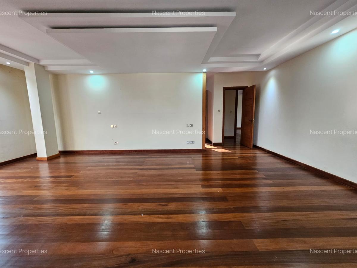7 Bed House with En Suite in Nyari - 9