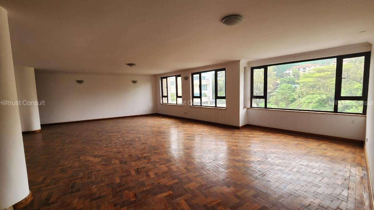 3 Bed Apartment with En Suite in Riverside - 1