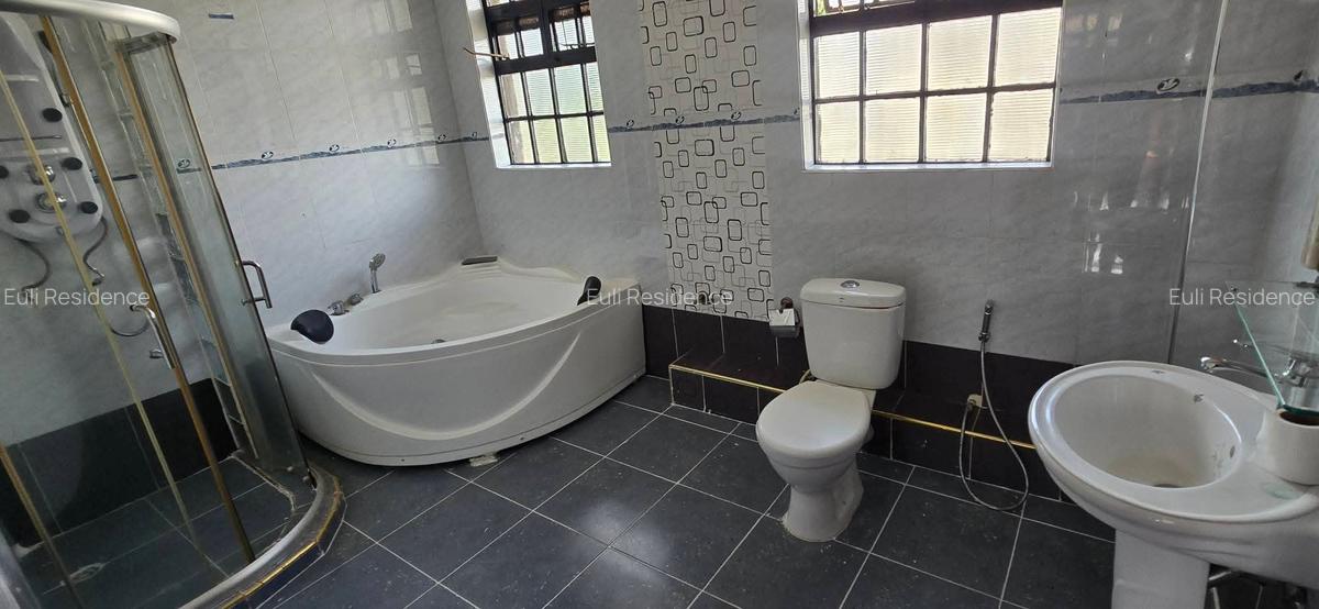 6 Bed Townhouse with En Suite at Ruaka Rd - 9