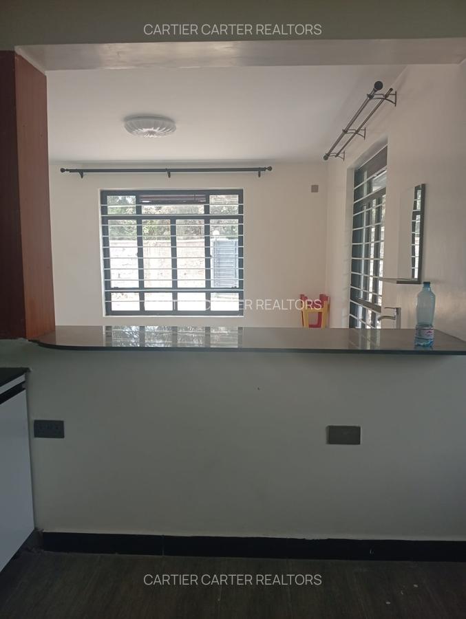 5 Bed House with En Suite in Garden Estate - 6