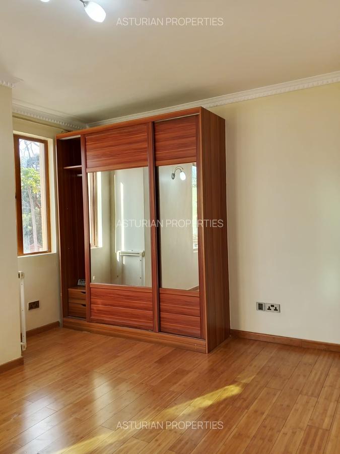 5 Bed Townhouse with En Suite in Lavington - 19