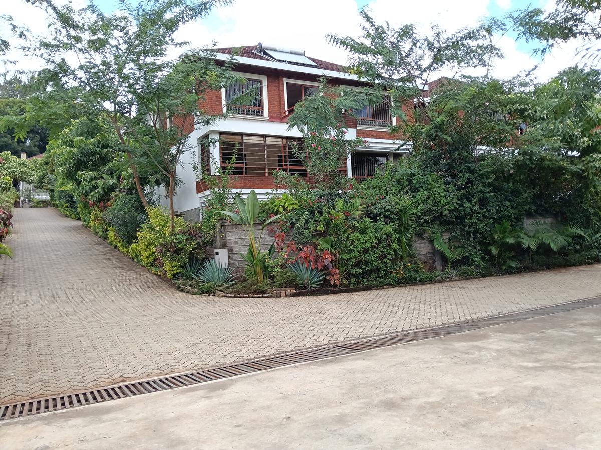 5 Bed Townhouse with En Suite at Shanzu Road - 3