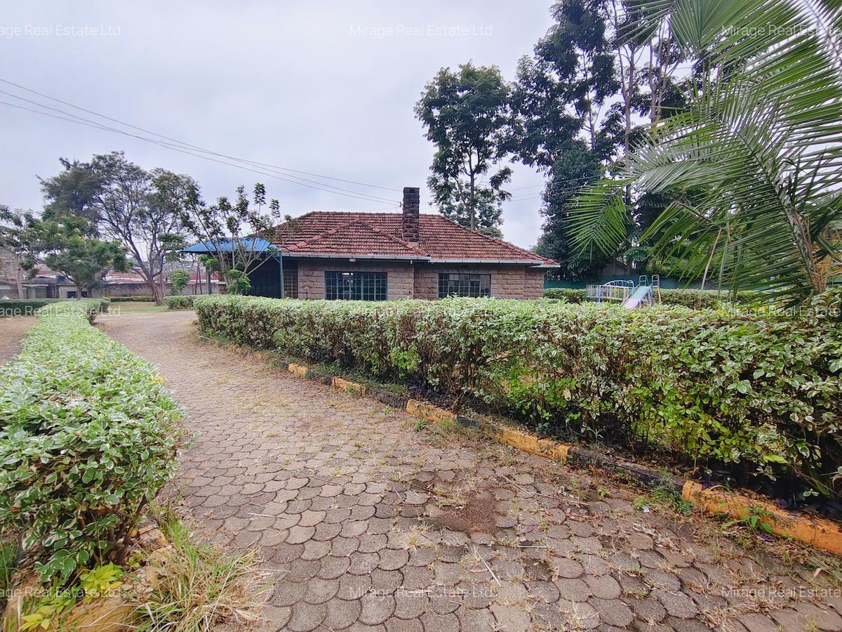 Commercial Property with Parking in Lavington - 2