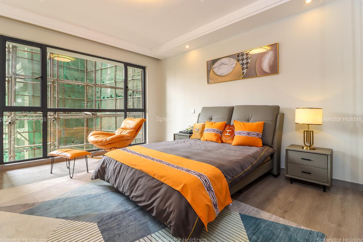 3 Bed Apartment with En Suite in Riverside - 6