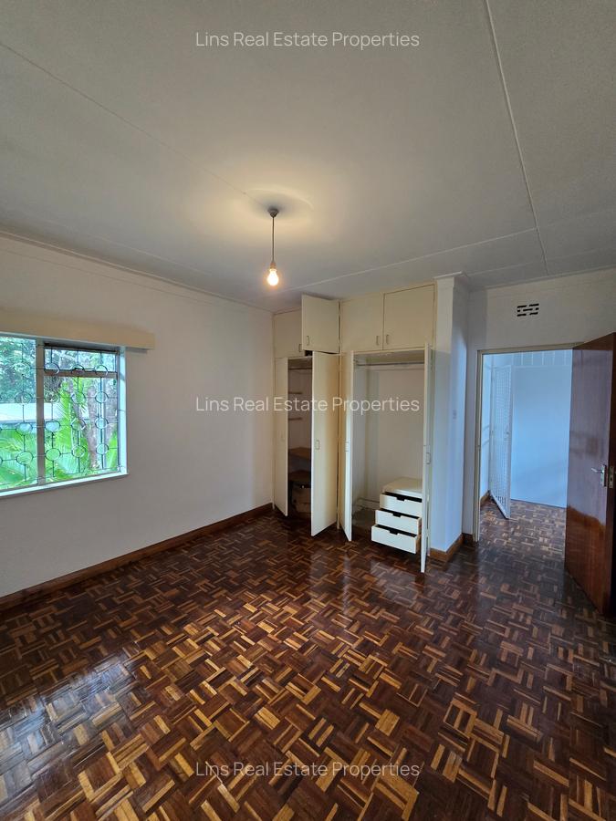 4 Bed Townhouse with En Suite in Lavington - 13