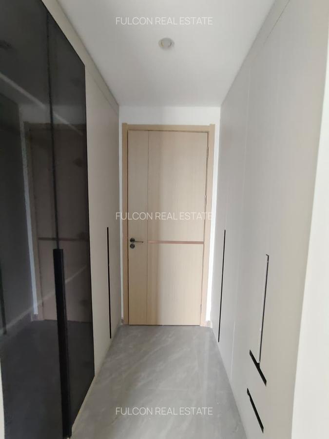 3 Bed Apartment with En Suite in Riverside - 14