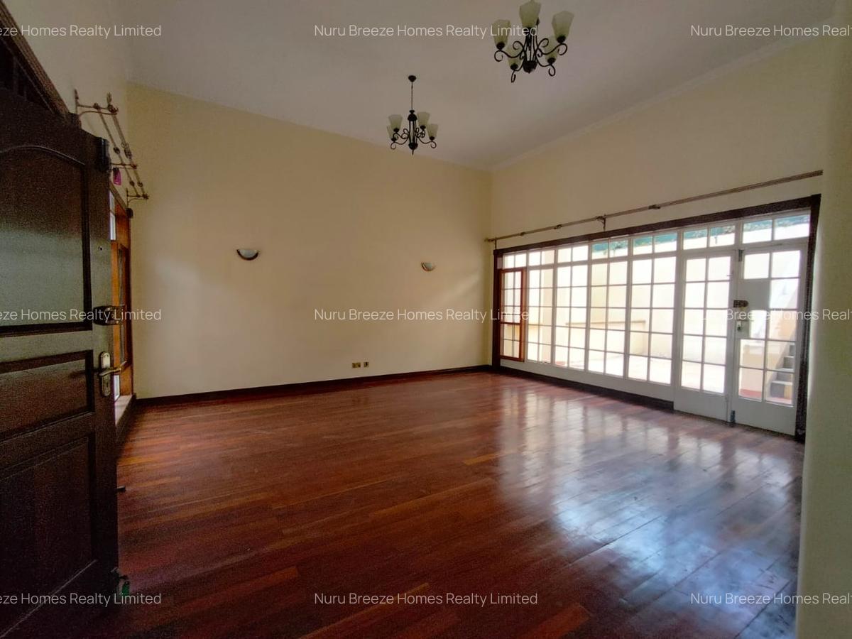 4 Bed Townhouse with En Suite in Kyuna - 5