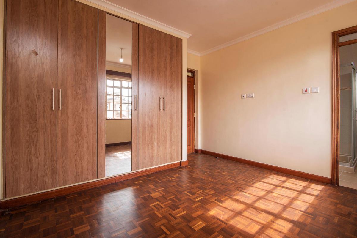 4 Bed Townhouse with En Suite in Kiambu Road - 15