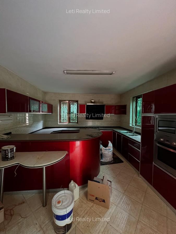 5 Bed Townhouse with En Suite in Kileleshwa - 6