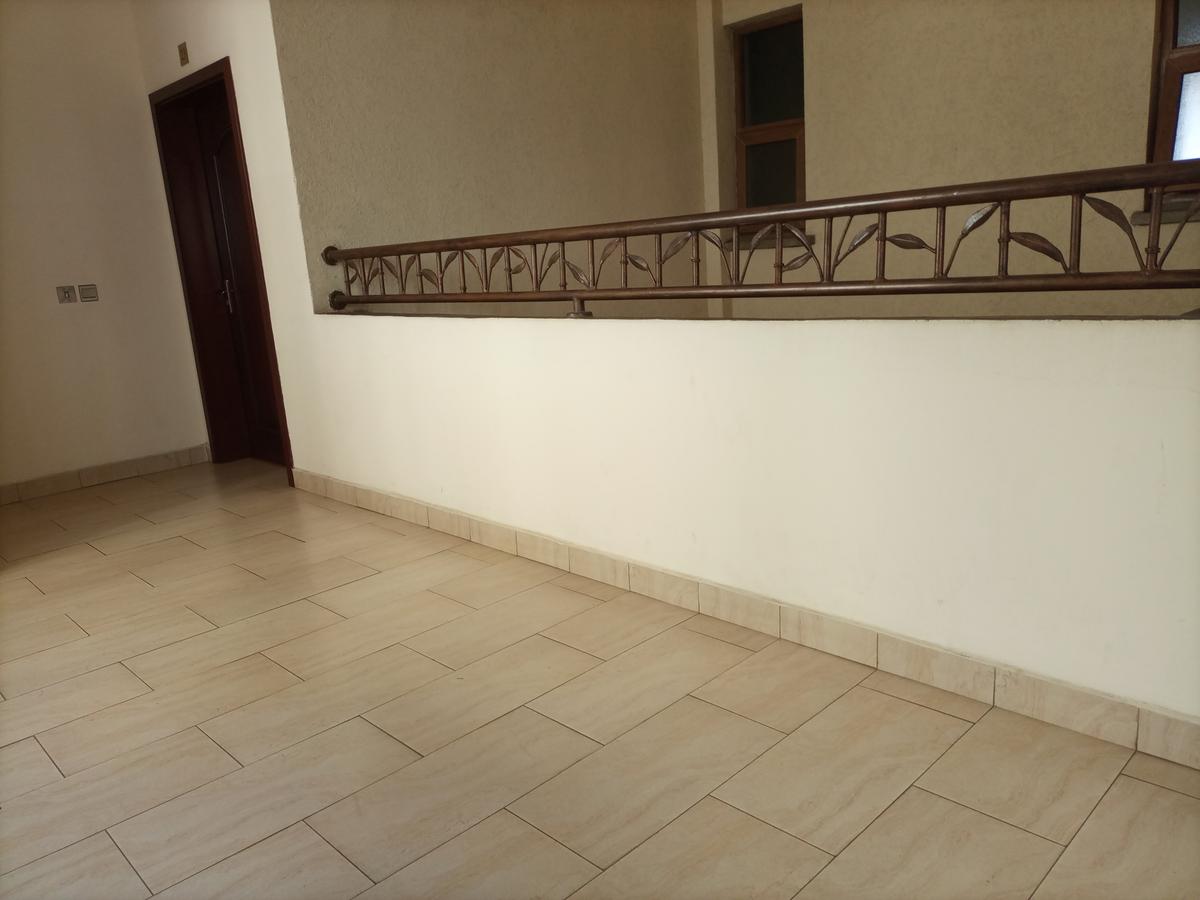 Serviced 1 Bed Apartment with En Suite in Westlands Area - 11