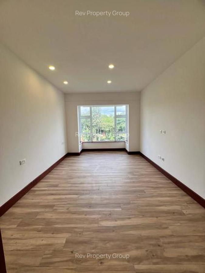 2 Bed Apartment with En Suite in Parklands - 2