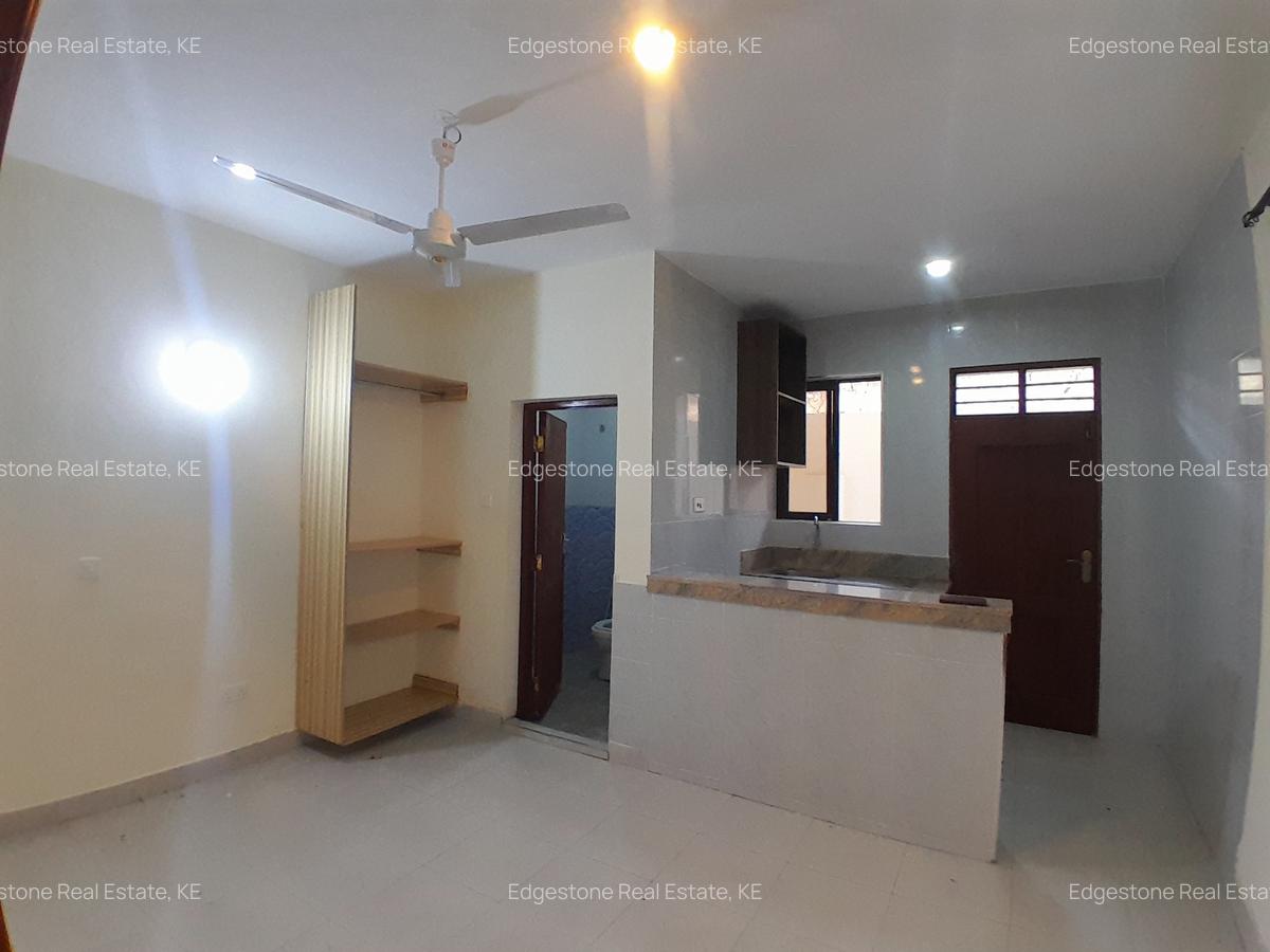 Bedsitter in Mtwapa - 3