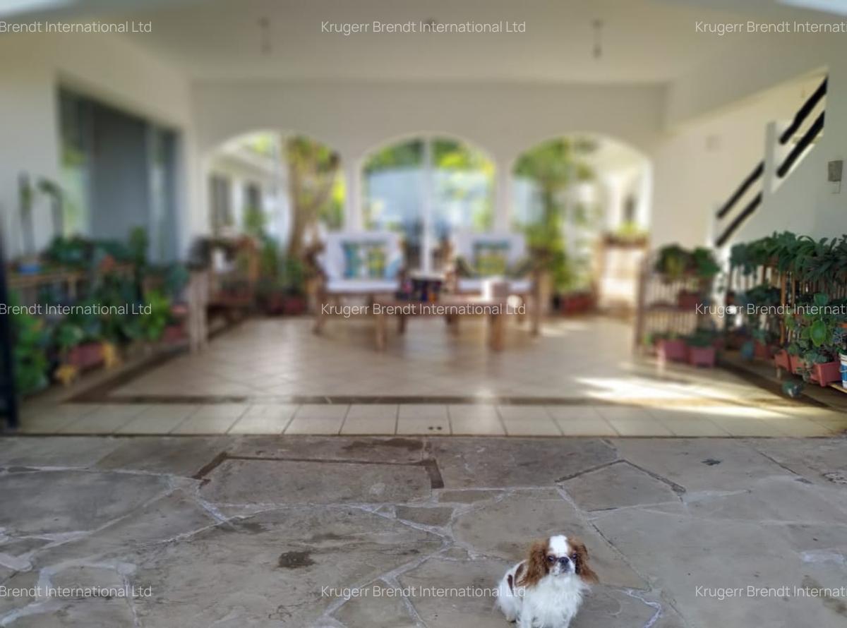 4 Bed Villa with En Suite in Bofa - 4