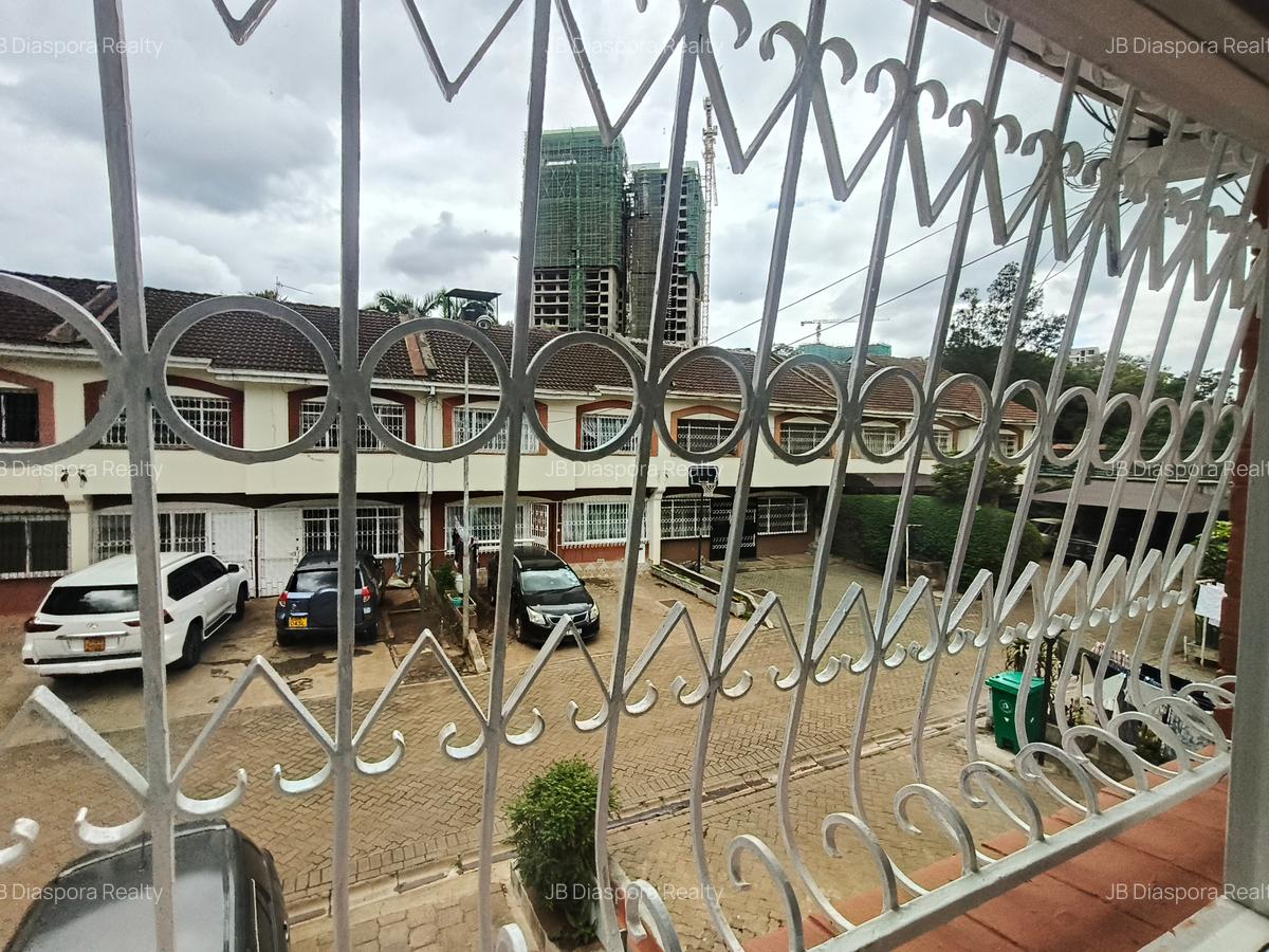 3 Bed Townhouse with En Suite at School Lane - 15