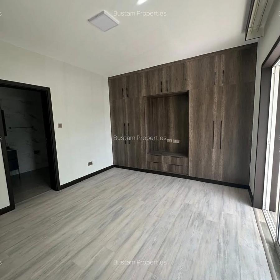 2 Bed Apartment with En Suite in Riverside - 5