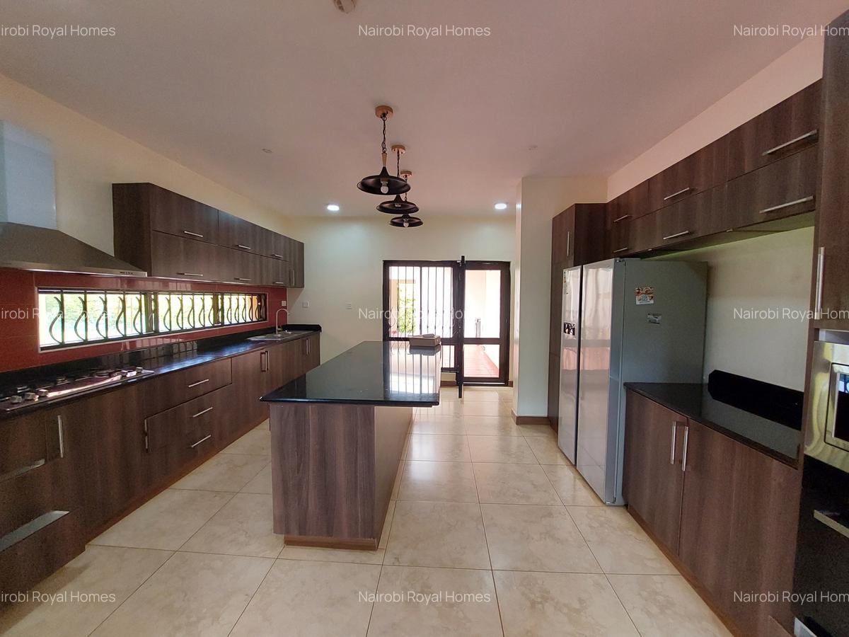 5 Bed House with En Suite at Runda Mumwe - 8