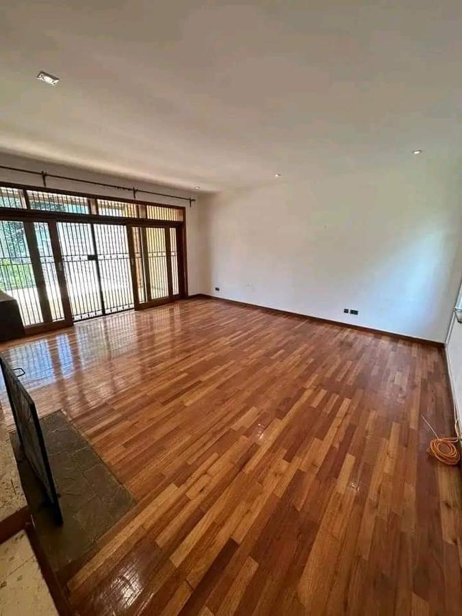 4 Bed Townhouse with En Suite at Lavington - 13