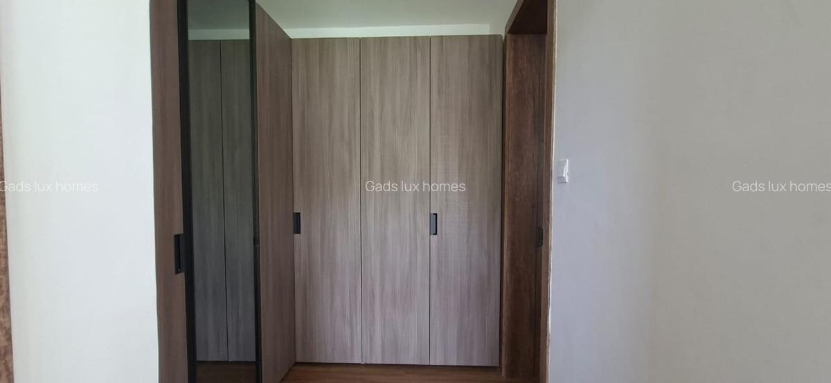5 Bed Villa with En Suite at Nyari - 15