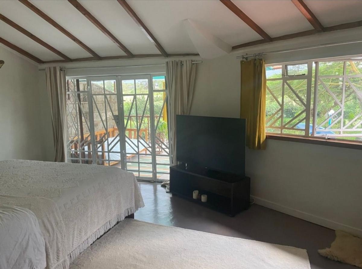 5 Bed House with En Suite at Maasai Lodge - 13