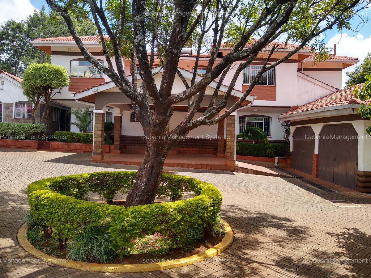 4 Bed House with En Suite at Rosslyn Road - 1