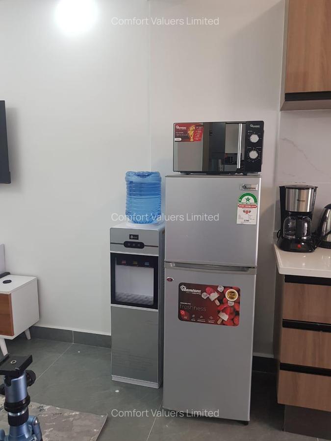 Serviced 1 Bed Apartment with En Suite at Riverside Drive - 5