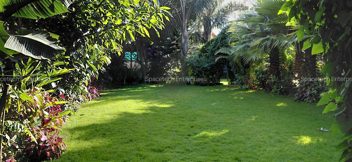 5 Bed House with En Suite in Runda - 7