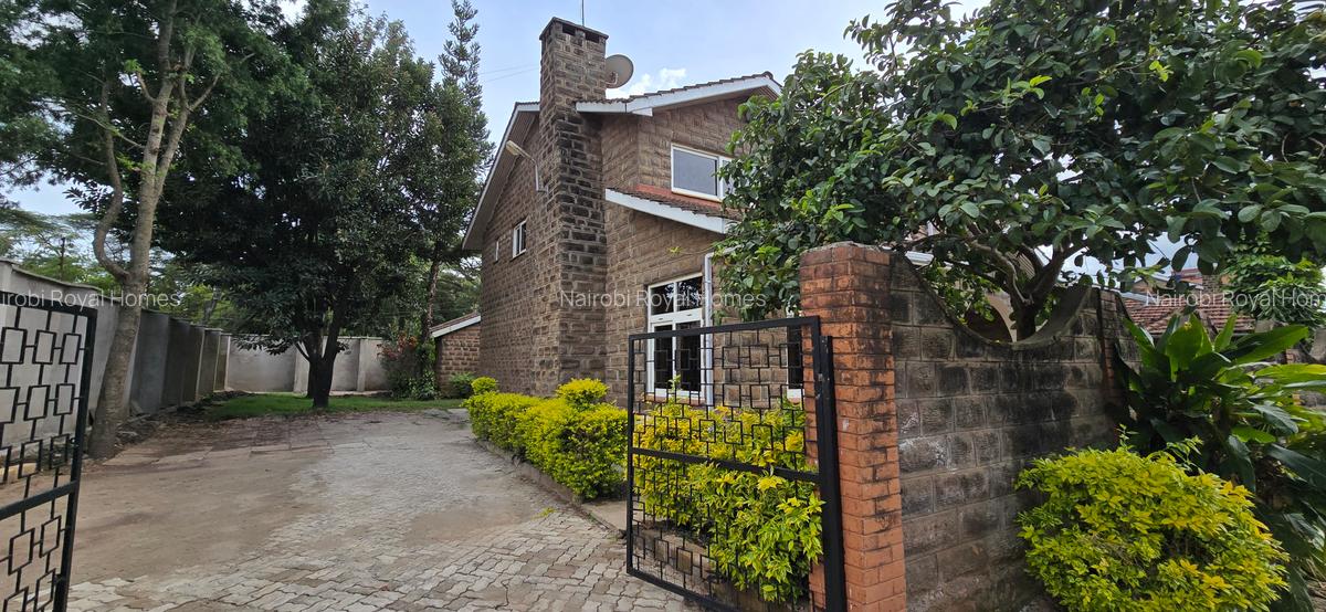 5 Bed Townhouse with En Suite at Lavington Green - 8