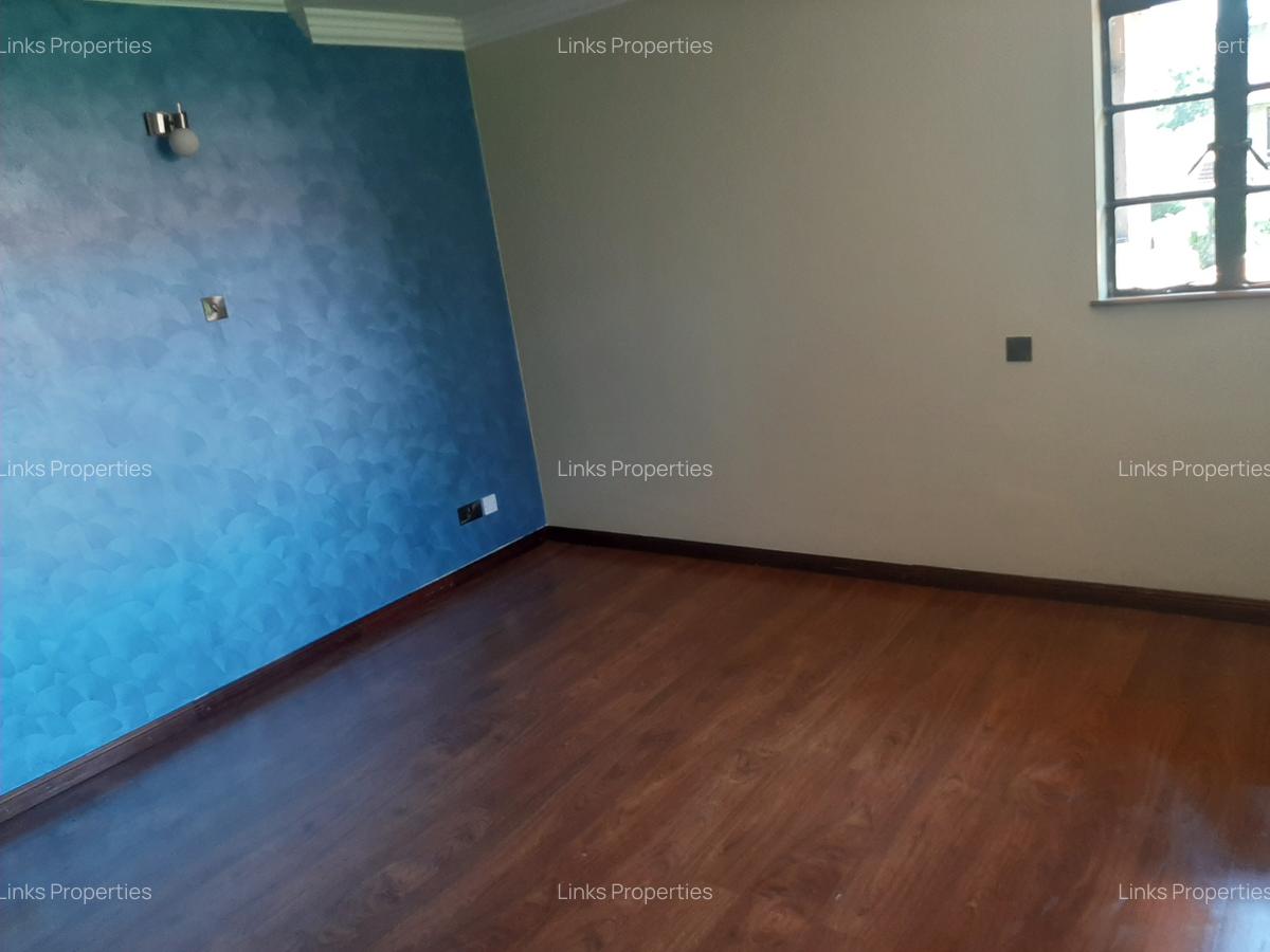 4 Bed Townhouse with En Suite at Karen - 17