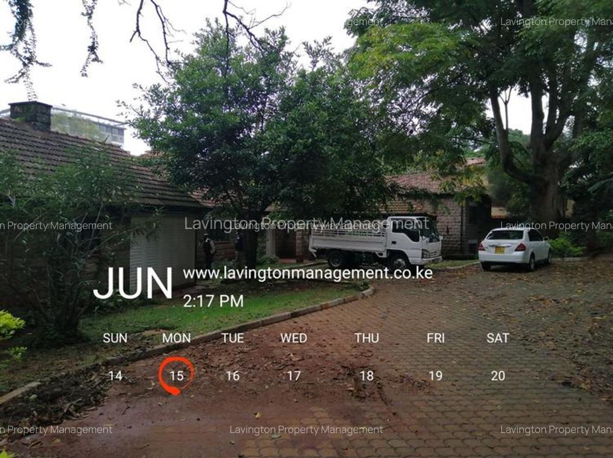 4 Bed House with En Suite at Lavington Green - 20