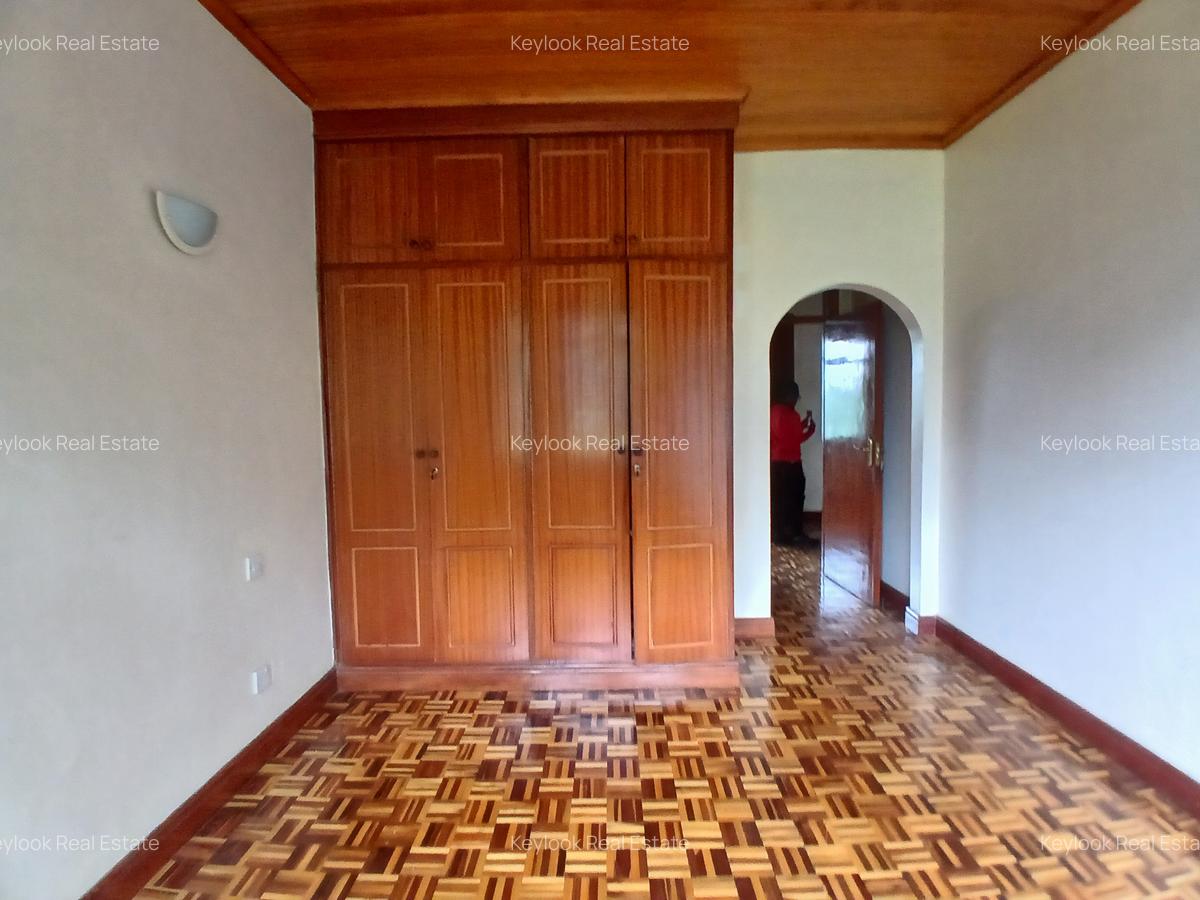 4 Bed Townhouse with En Suite at Lavington Green - 6