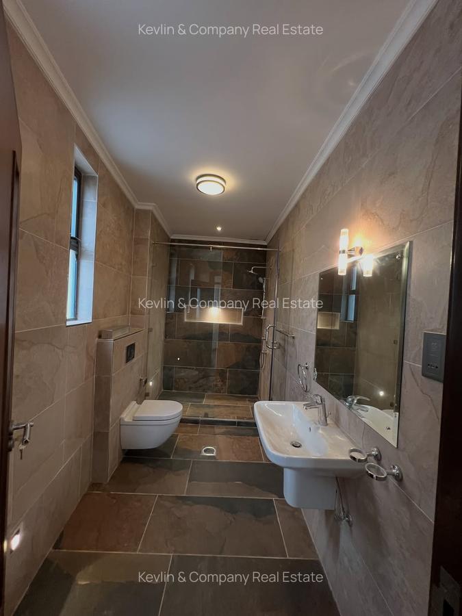 5 Bed Townhouse with En Suite in Lavington - 15