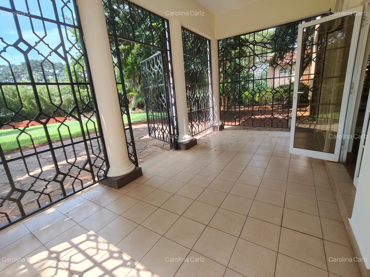 4 Bed House with En Suite at Hill View - 3