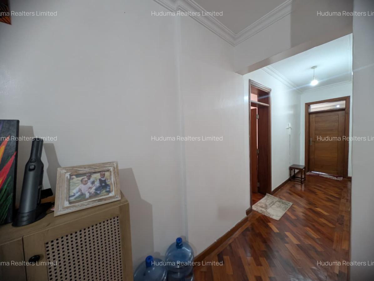 3 Bed Apartment with En Suite at Thompson Estate - 11