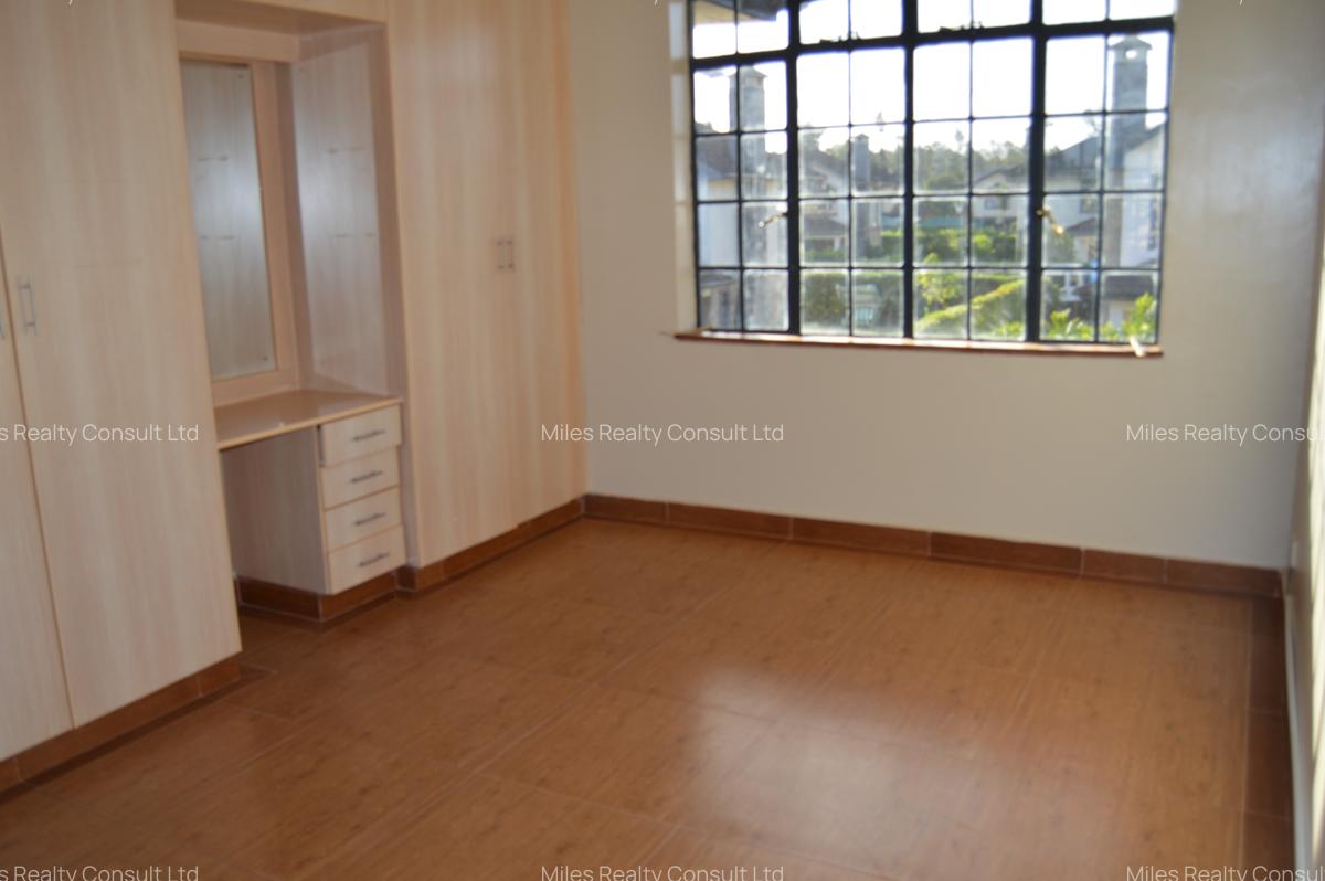 4 Bed Villa with En Suite at Edenville Estate Phs 1 - 7