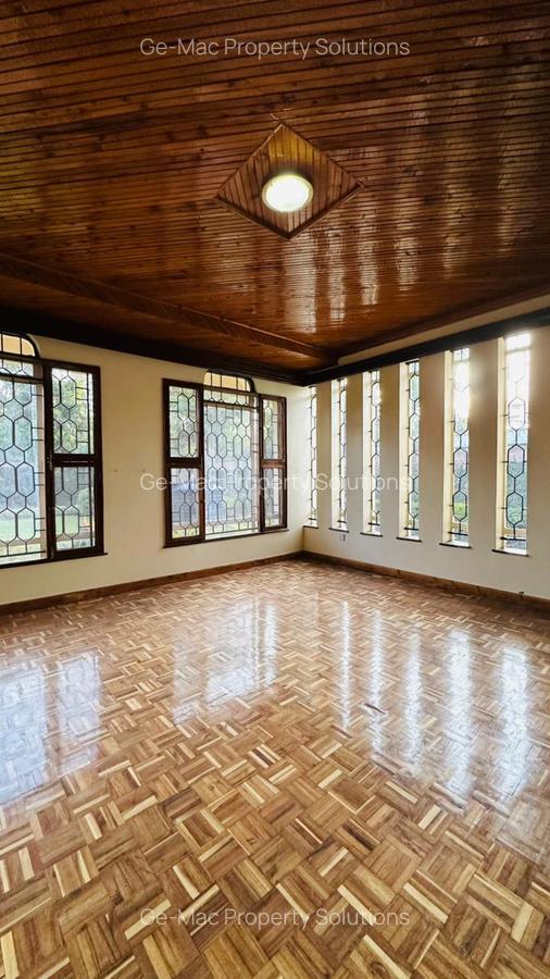 5 Bed House with En Suite in Runda - 5