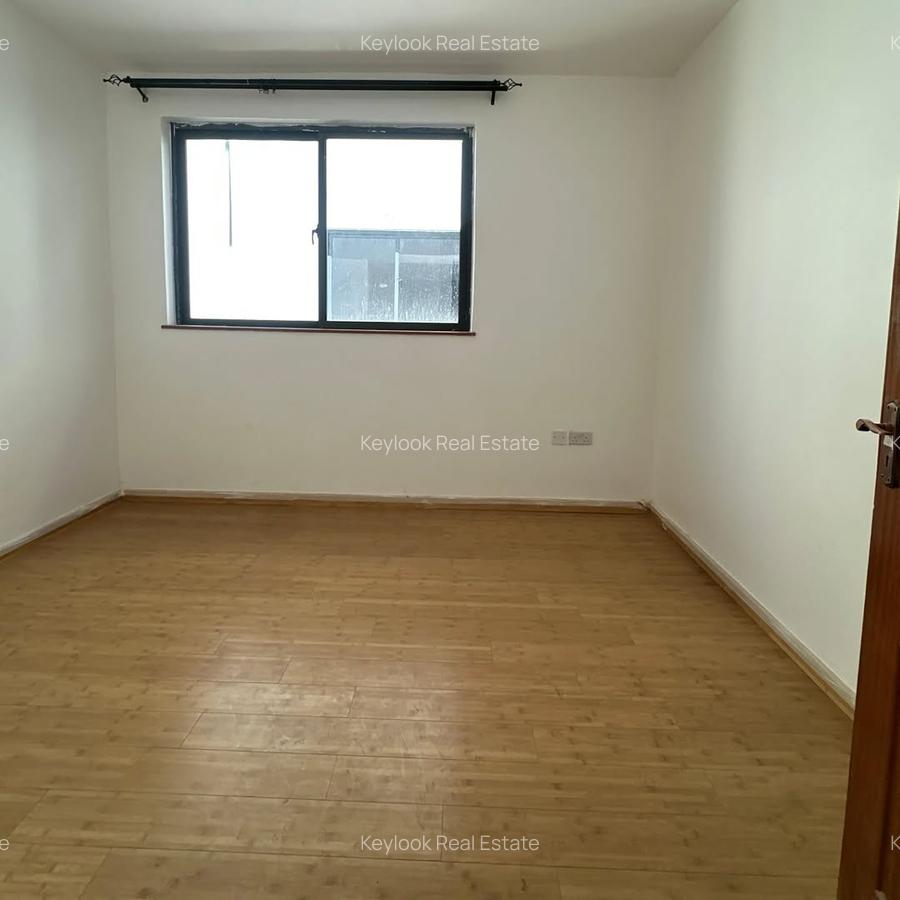 4 Bed Townhouse with En Suite at Lavington - 10