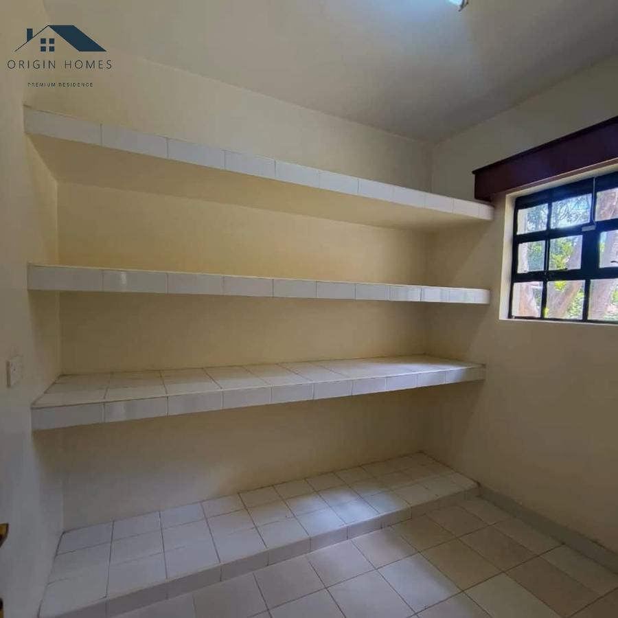5 Bed Townhouse with En Suite at Lavington - 15