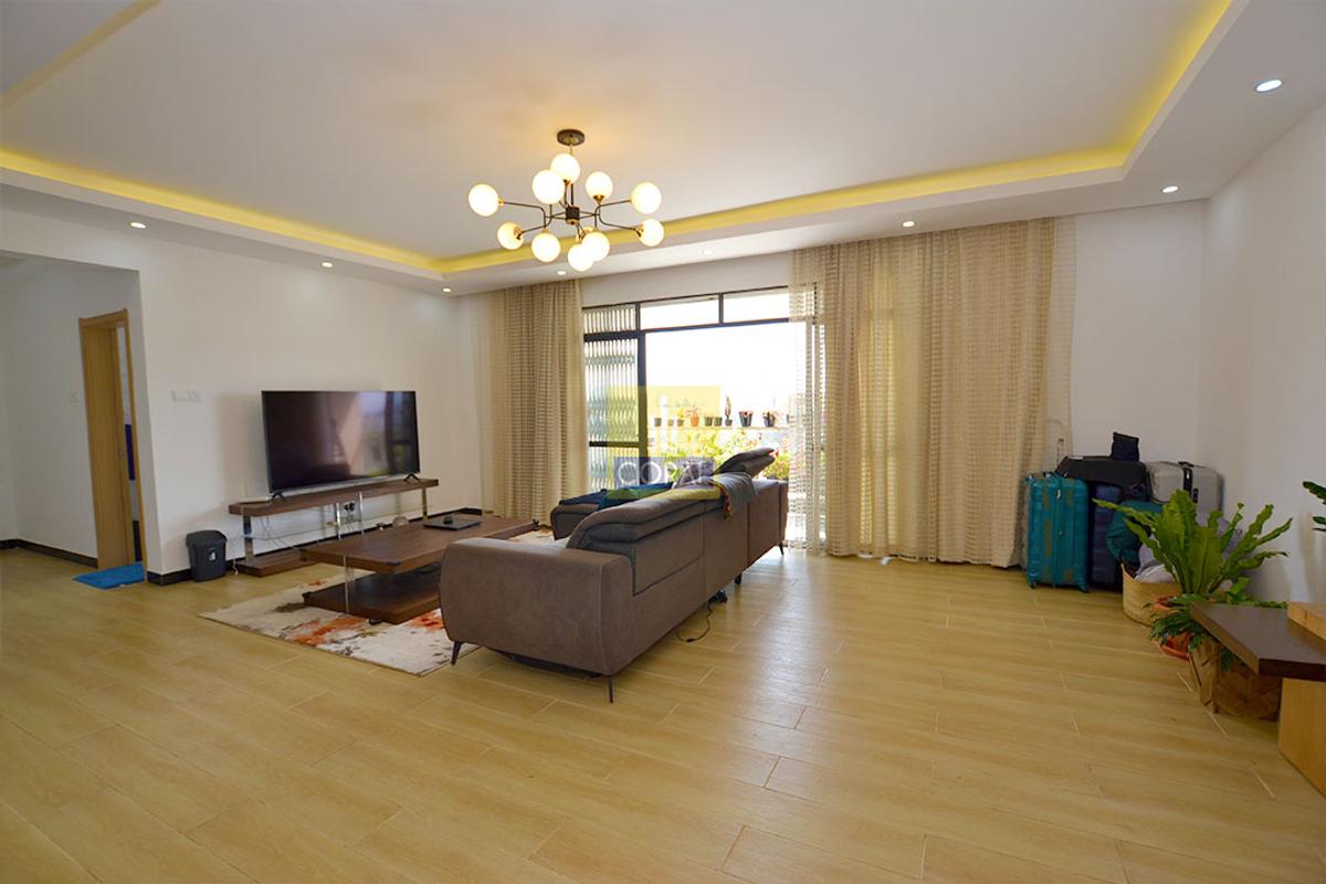 3 Bed Apartment with En Suite in Lavington - 4