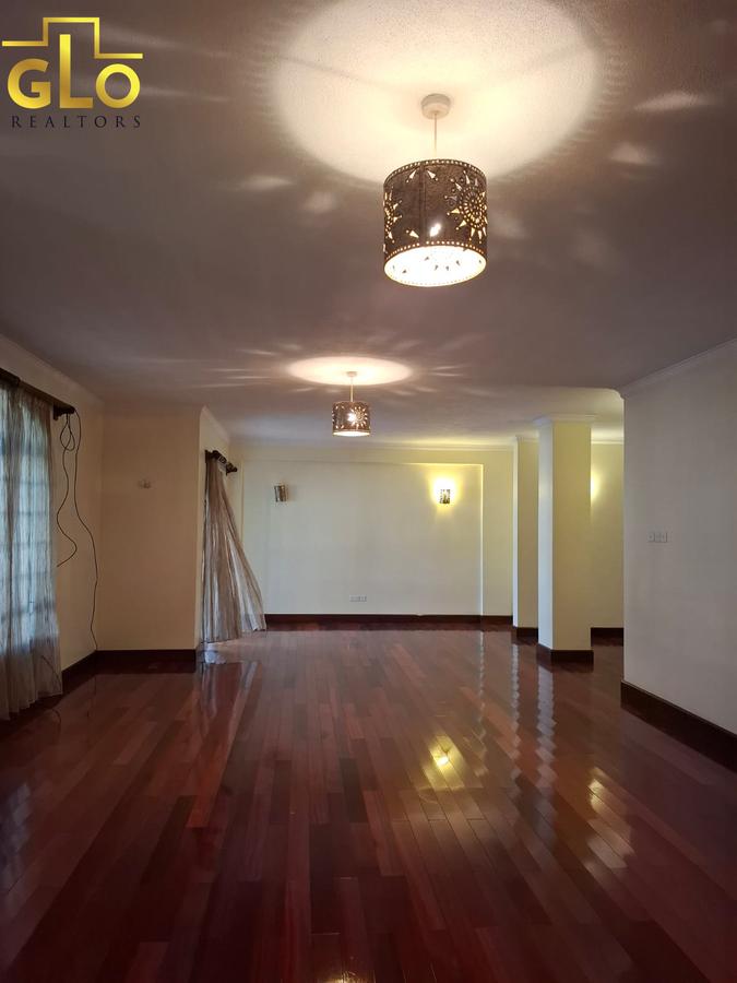 3 Bed Apartment with En Suite in Riverside - 3