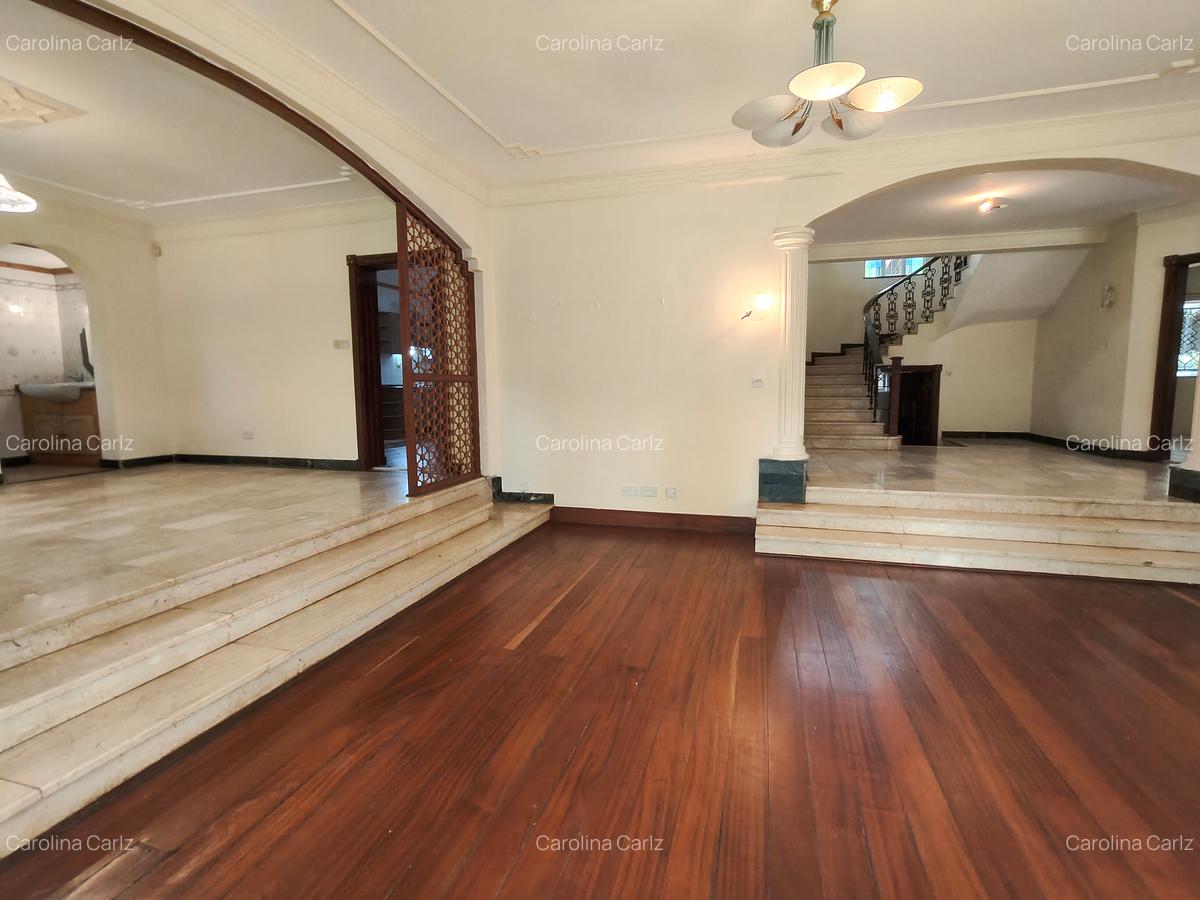 4 Bed House with En Suite at Hill View - 4