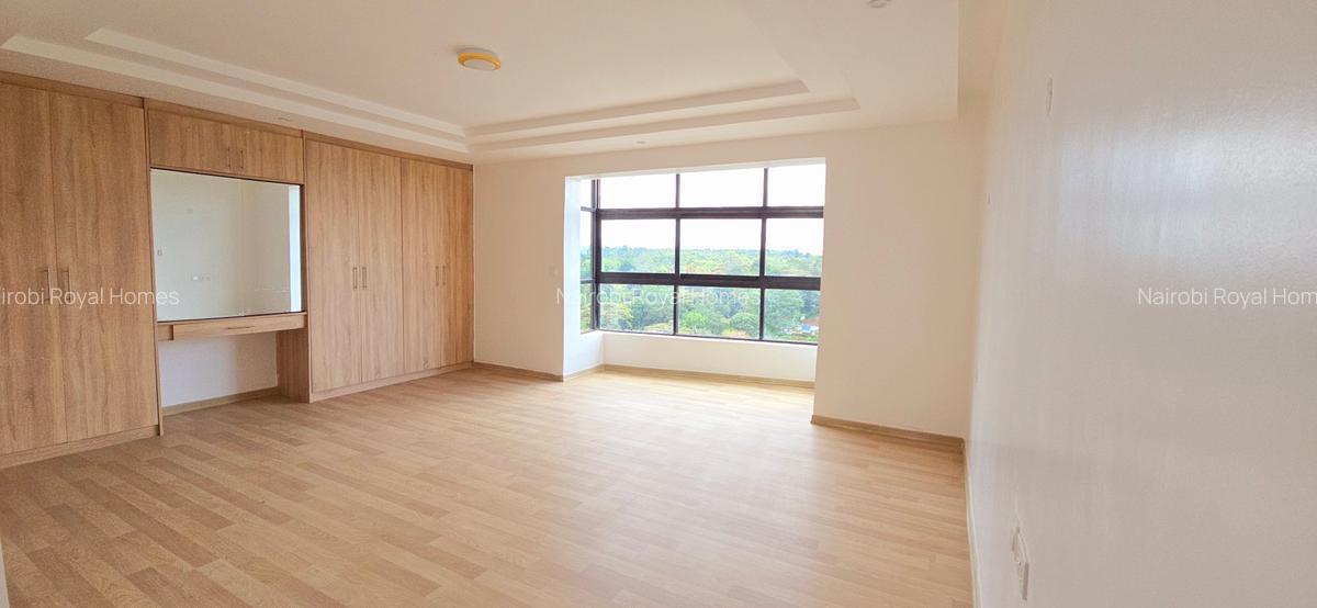 3 Bed Apartment with En Suite at Parklands - 5
